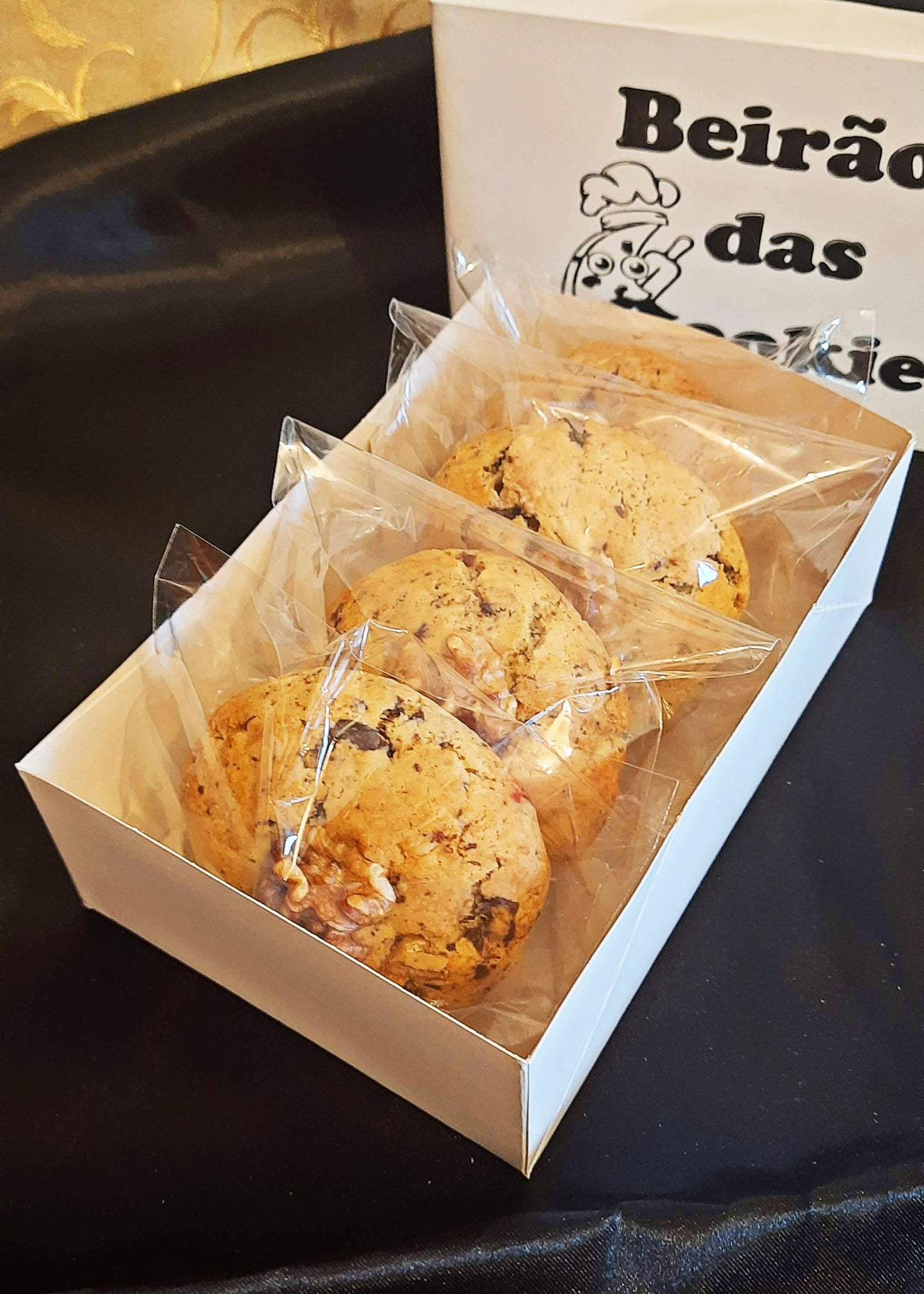 Cookies Walnut Bliss – O Equilíbrio Perfeito entre Chocolate e Nozes
